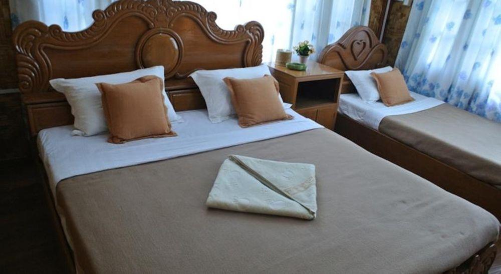 Bright Hotel Nyaung Shwe Extérieur photo